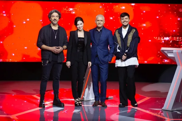 La TVR 1, „Castiga Romania!”, editii de sarbatoare, cu vedete din folclor, muzică si de televiziune