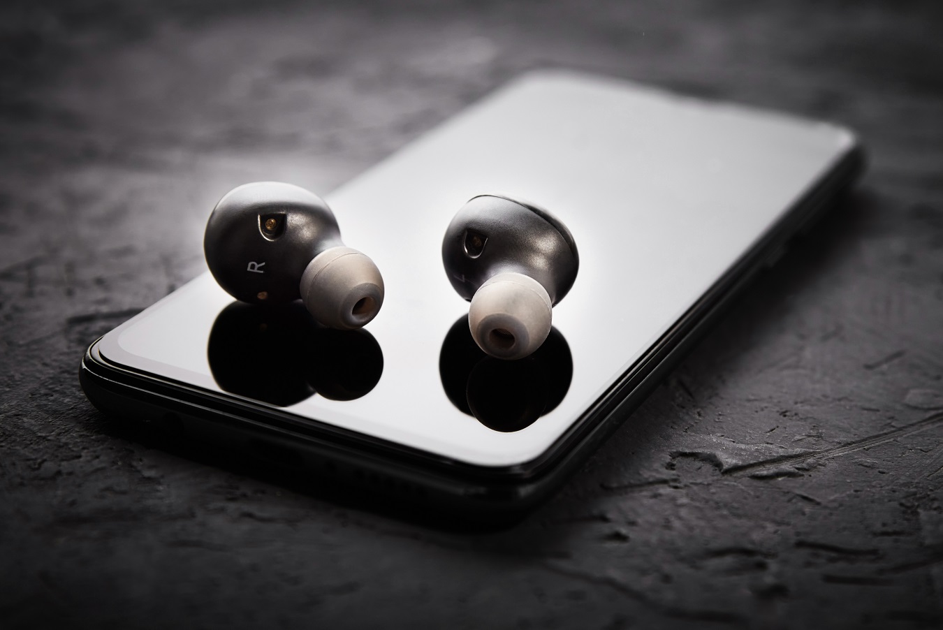 5 motive pentru care merita să investești în căști bluetooth