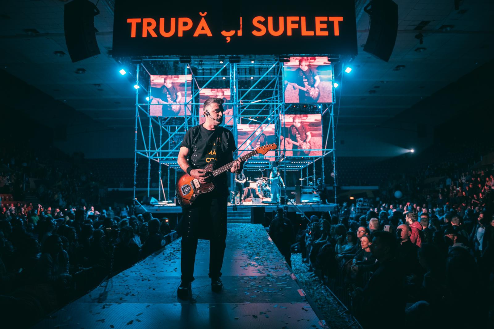 VERNISAJ a fost „trupa si suflet”