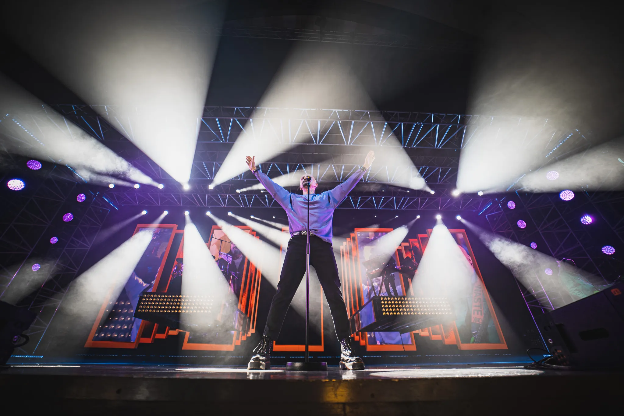 Voltaj încheie anul 2022 cu un concert inedit la Sala Palatului, în fața a peste 4000 de oameni