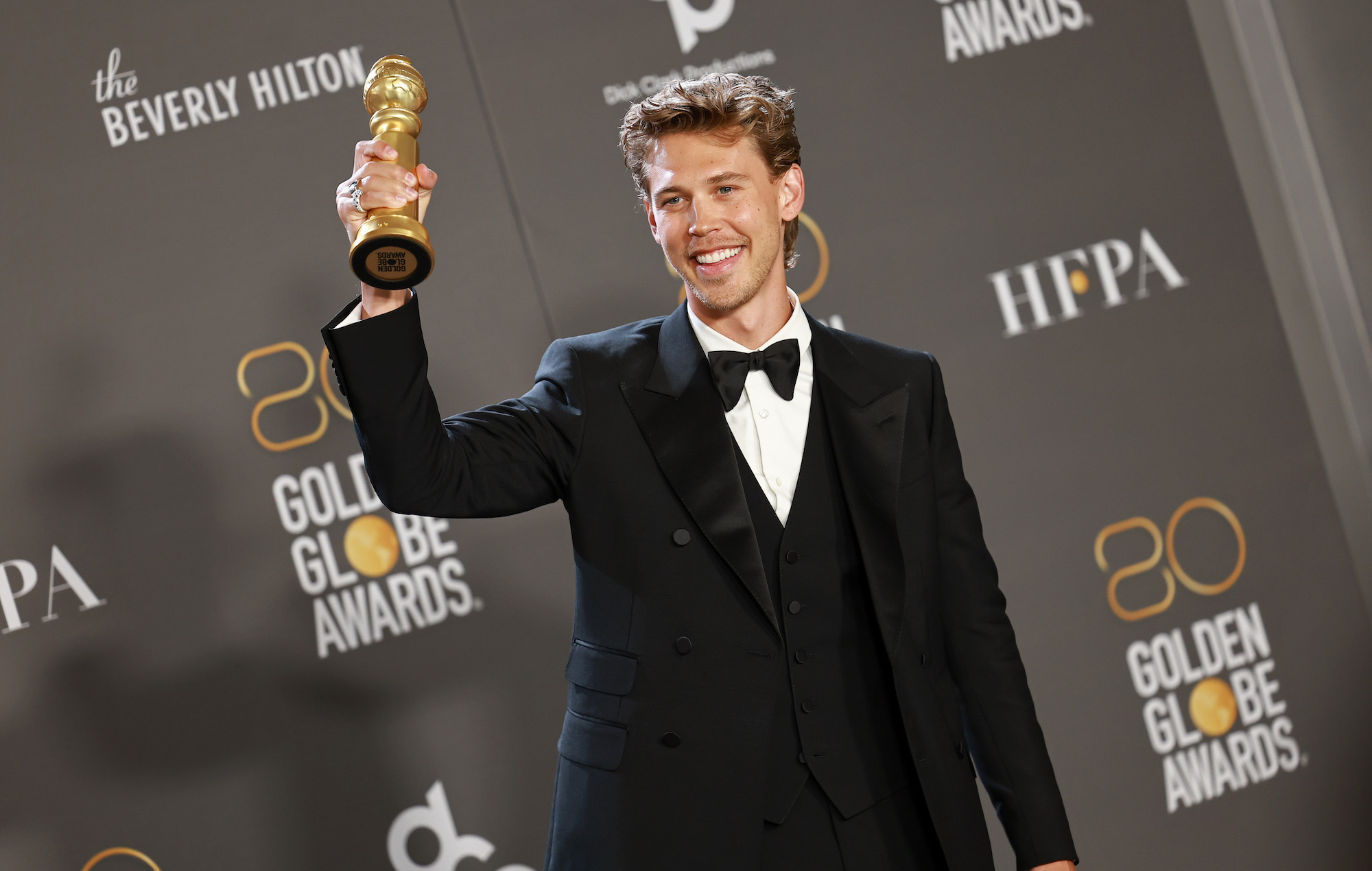 Austin Butler câștigă premiul pentru cel mai bun actor pentru Elvis la premiile Globurile de Aur 2023