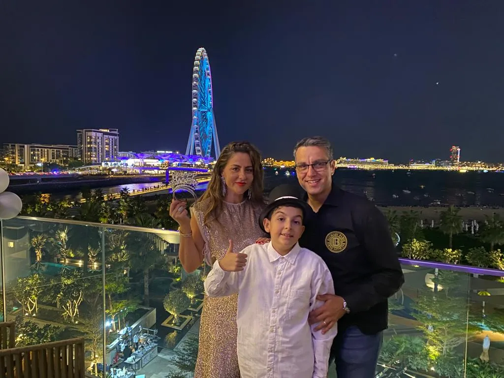 Cristi Brancu, Oana Turcu si Tudor – Sarbatori de iarna in Dubai