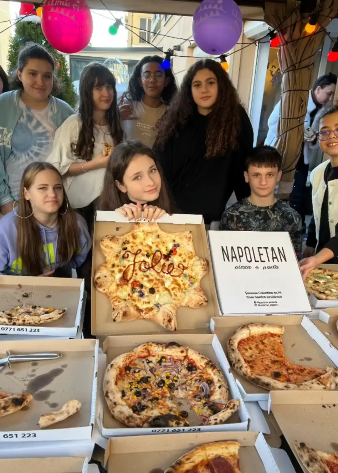 Jolie a fost surprinsă de ziua ei cu pizza specială și o întâlnire surpriză