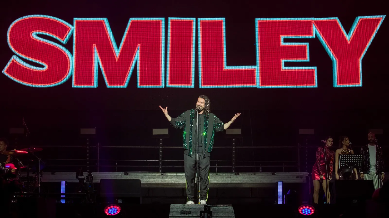 Smiley – Locul 1 în Topul celor mai difuzate piese la radio și este singurul artist român cu 8 piese în Top 100