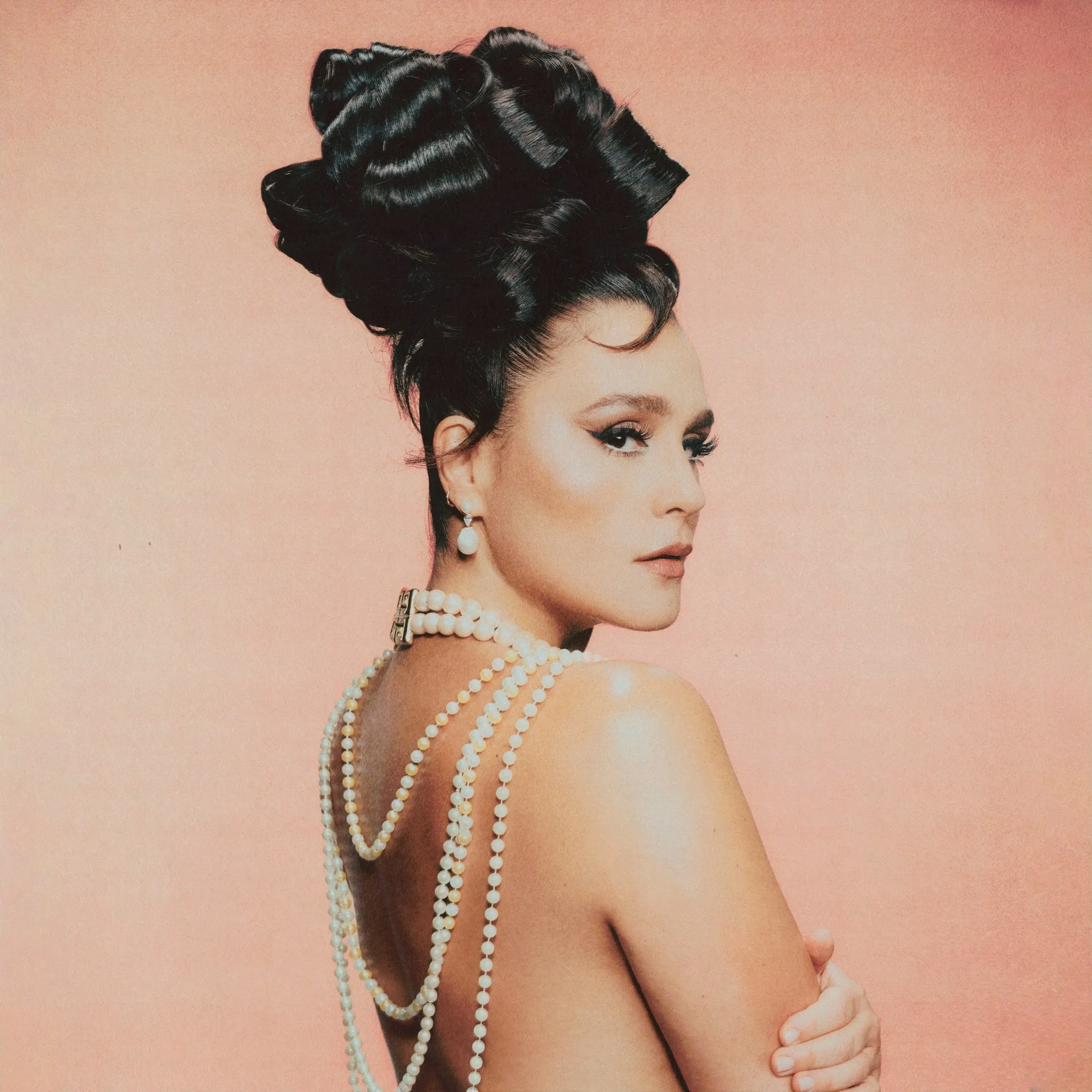 Jessie Ware a lansat single-ul „Pearls”
