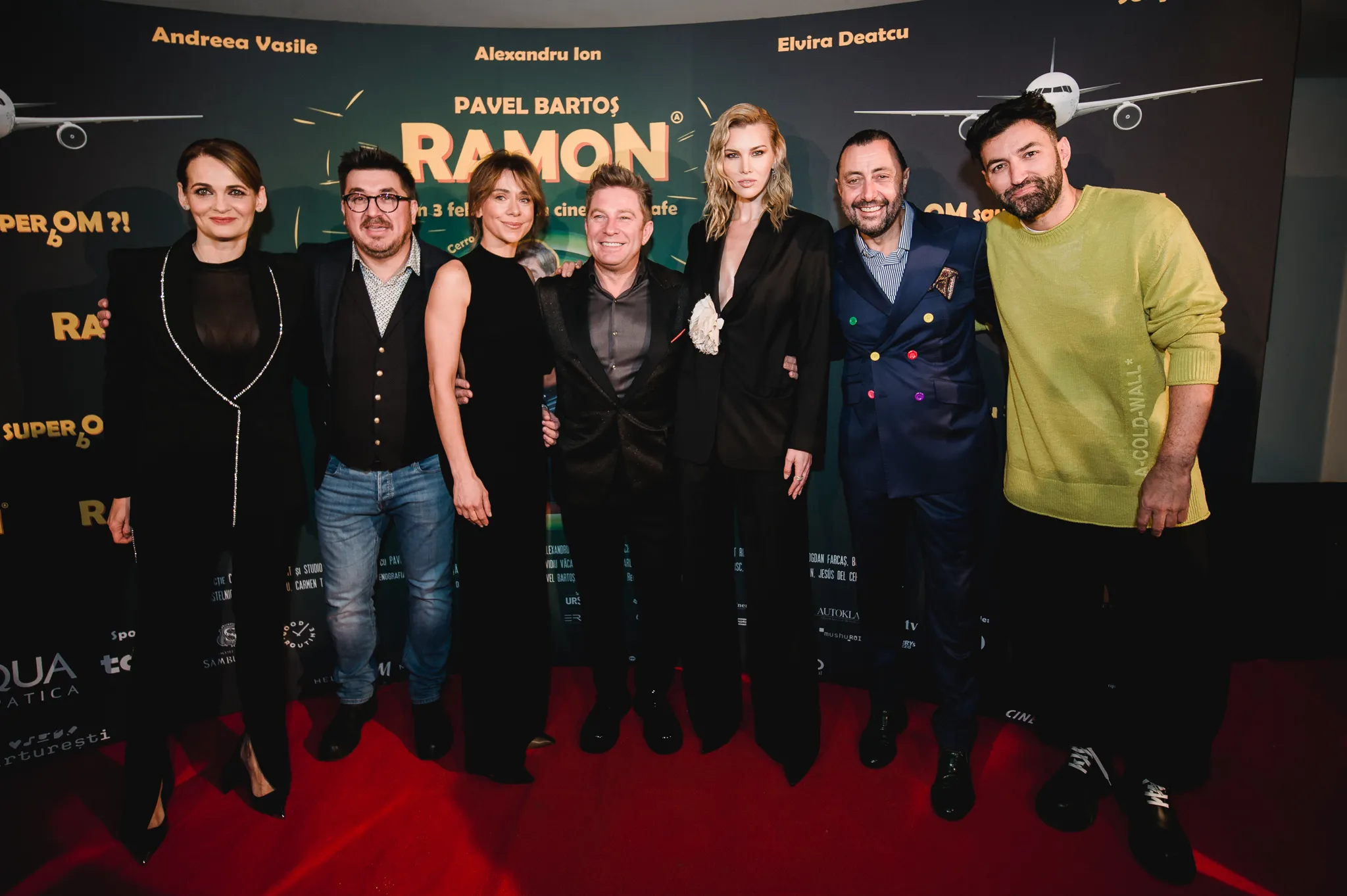 Ramon a spart gheața și s-a întâlnit zilele acestea cu publicul din țară și din București Mii de oameni au văzut avanpremiera filmului de comedie