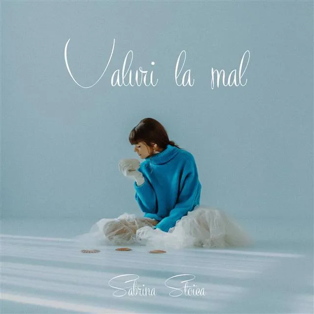 I-a cucerit pe Smiley și pe Carla`s Dreams cu vocea ei. Acum Sabrina lansează Valuri la mal, primul ei single