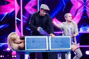 magicianul-robert-tudor-andreea-balan-dan-badea-serban-copot-iumor
