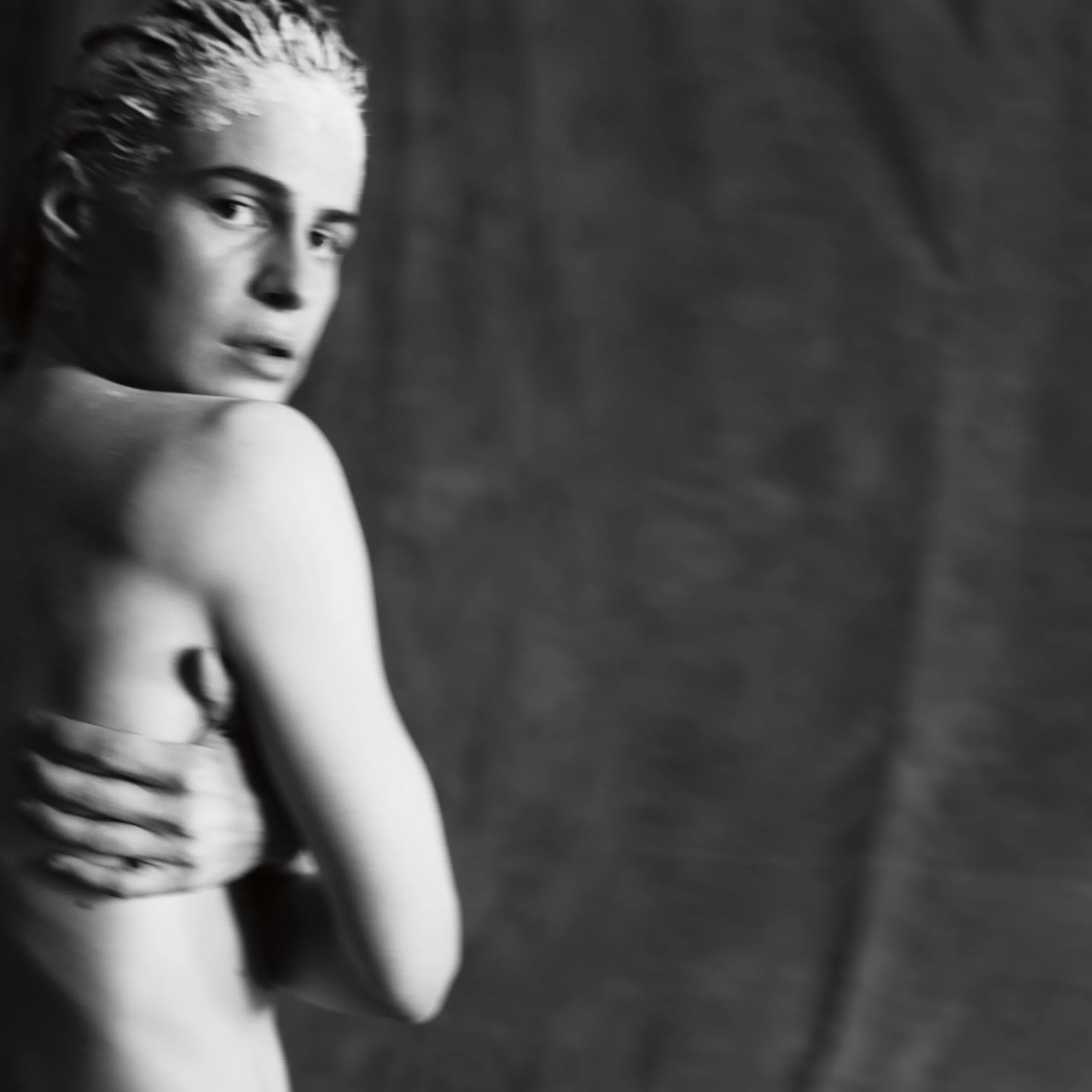 Christine and The Queens a lansat single-ul “To Be Honest”