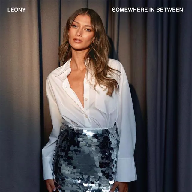 Leony lanseaza mult-asteptatul album Somewhere in Between