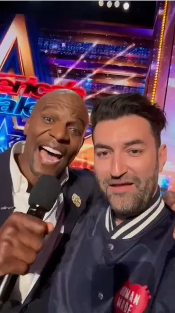 Smiley a ajuns la America’s Got Talent, invitat de celebrul Simon Cowell