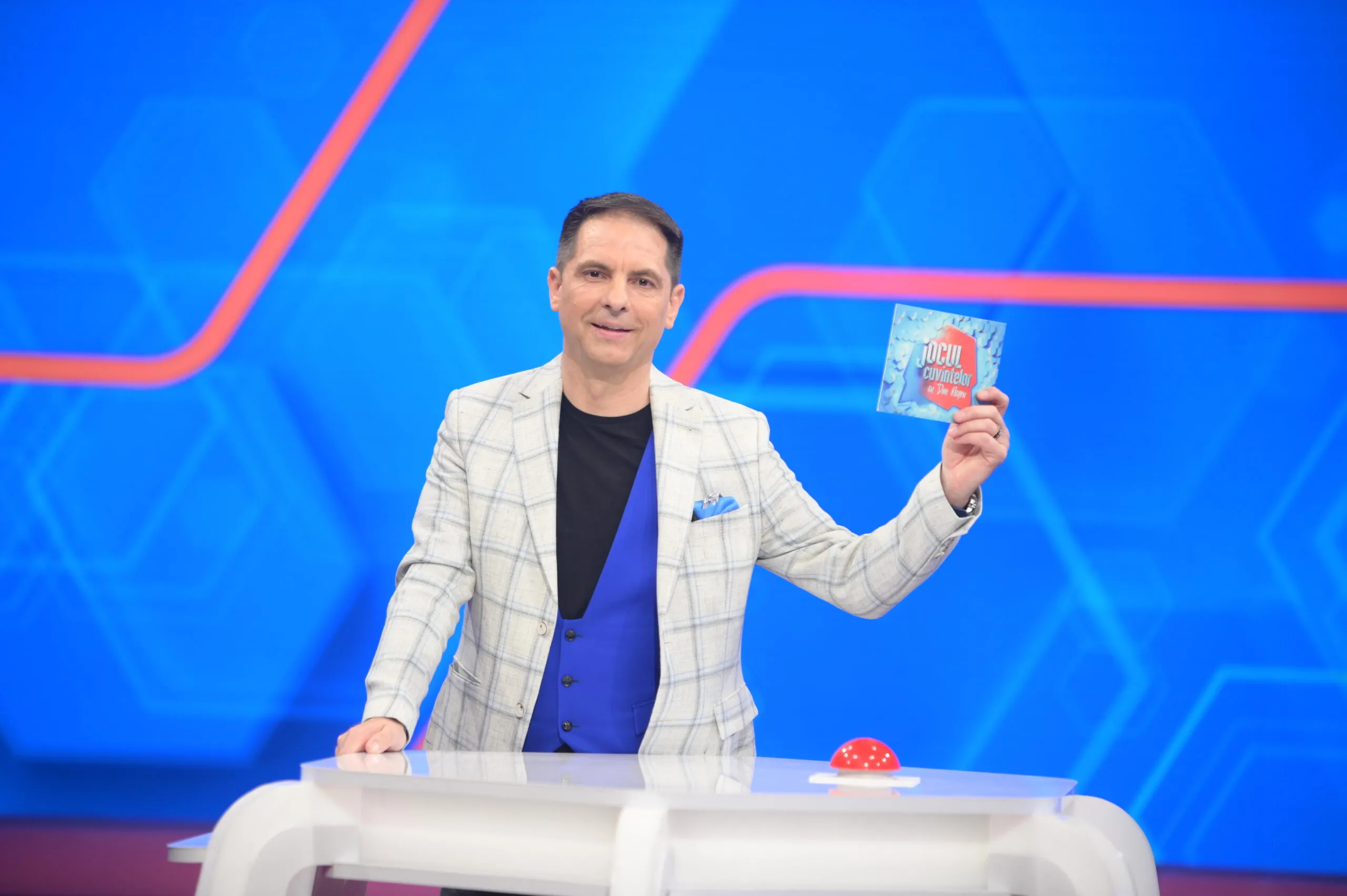 “Jocul cuvintelor cu Dan Negru” împlinește astăzi un an de la prima difuzare