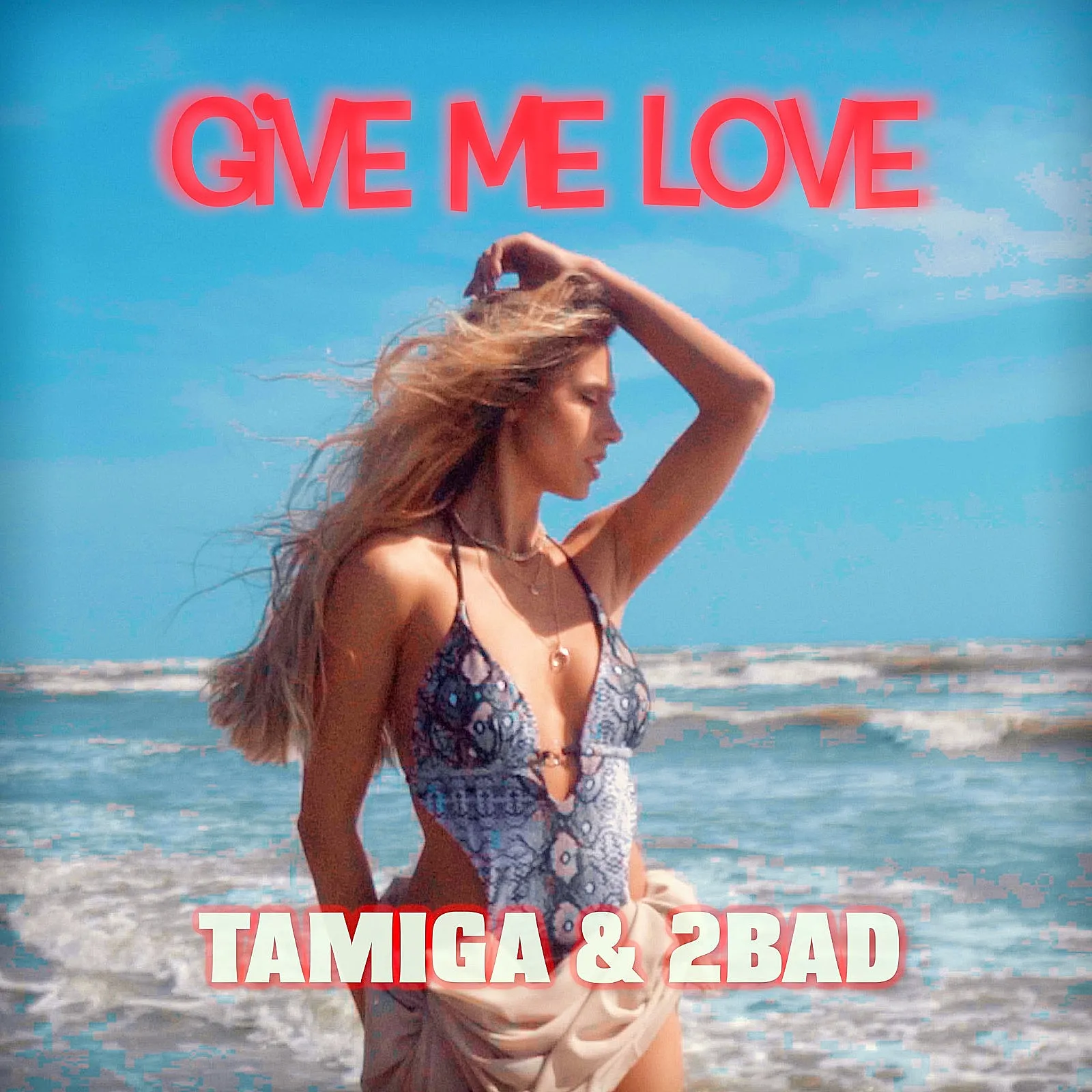 Tamiga & 2Bad au lansat videoclipul melodiei „Give Me Love”: ”Vântul ne-a suflat cardurile cu filmarea clipului în nisip”