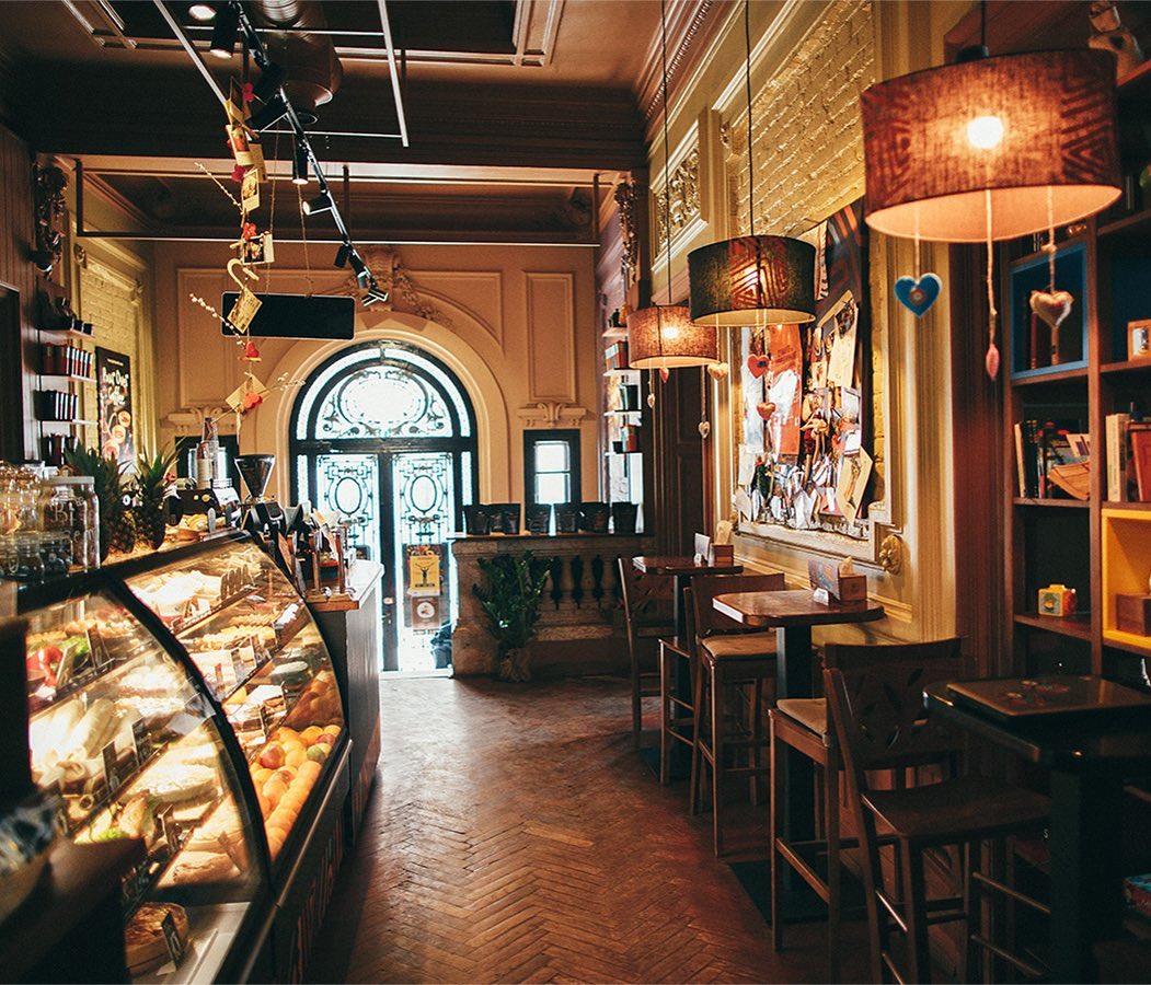 iCarte, iParte Book Fair aduce laolalta scriitori si cititori: invitati Camelia Cavadia, Florin Chirculescu si Alin Comsa