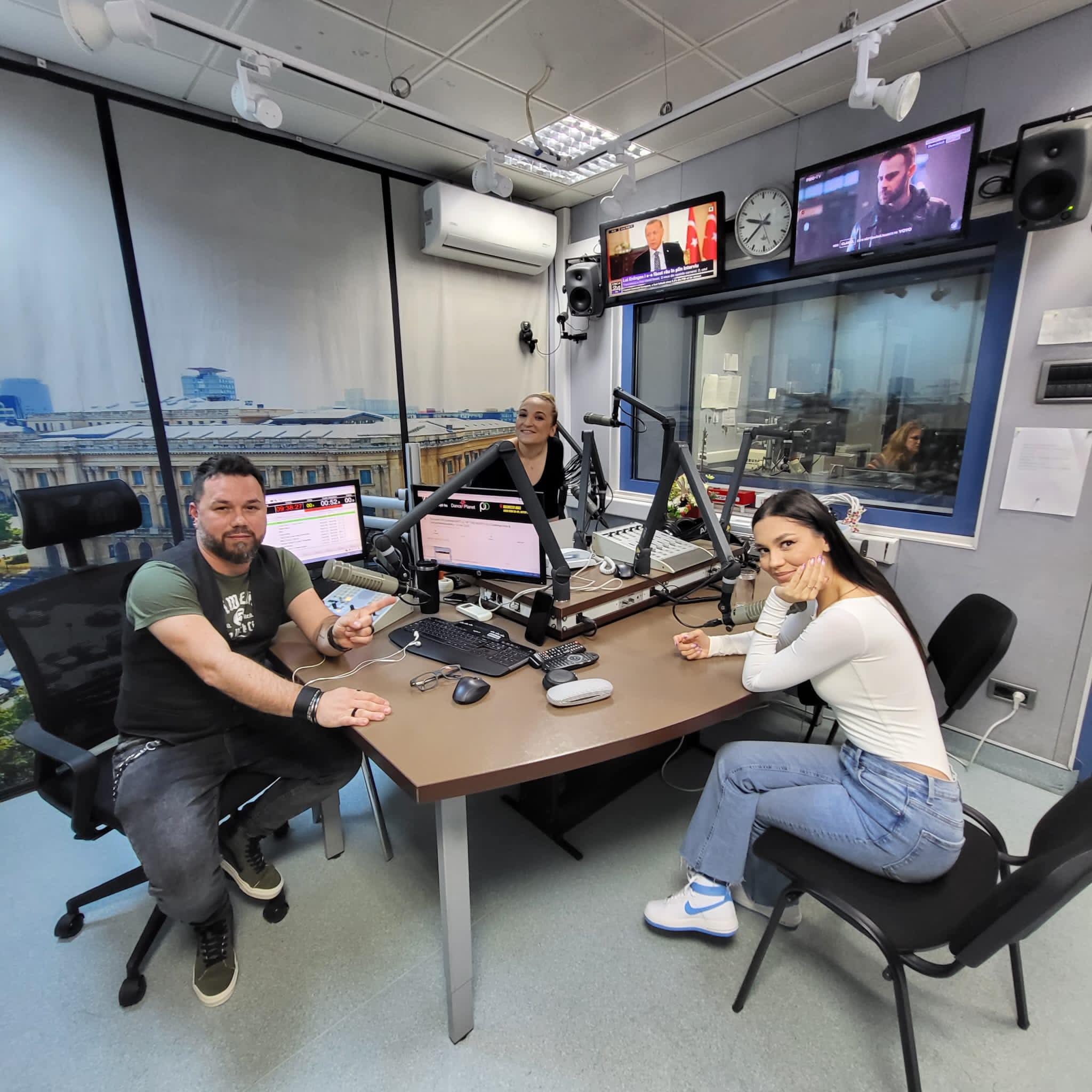 Video: Mira la Bucuresti FM: „Îmi place foarte mult să reproduc scene din seriale sau să fac voci”