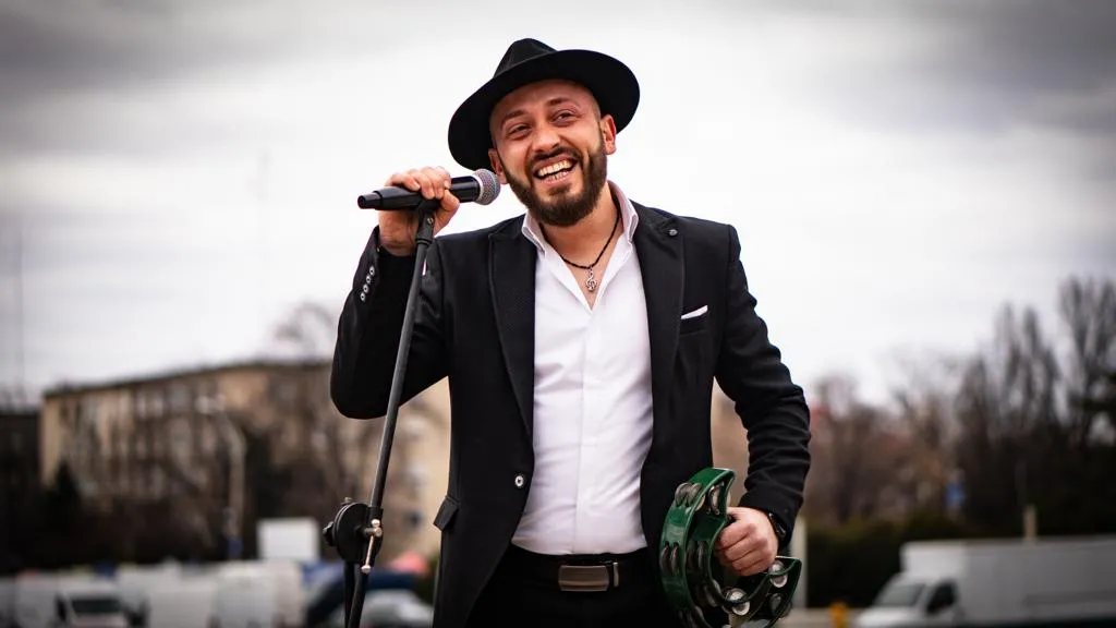 N-ai să crezi cum a început să cânte cu adevărat Cristian Topuzu