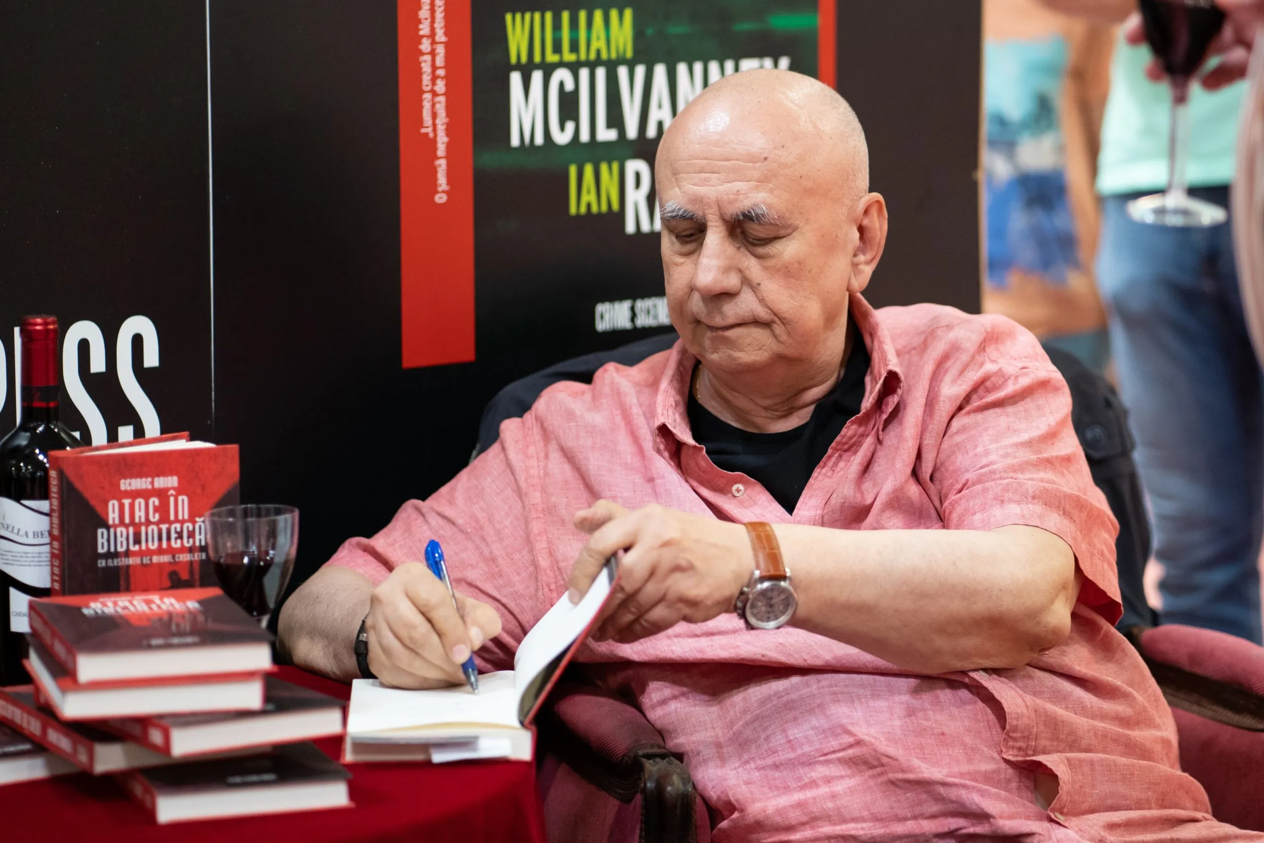 40 de ani de la lansarea romanului bestseller „Atac in biblioteca”, semnat de celebratul autor roman George Arion