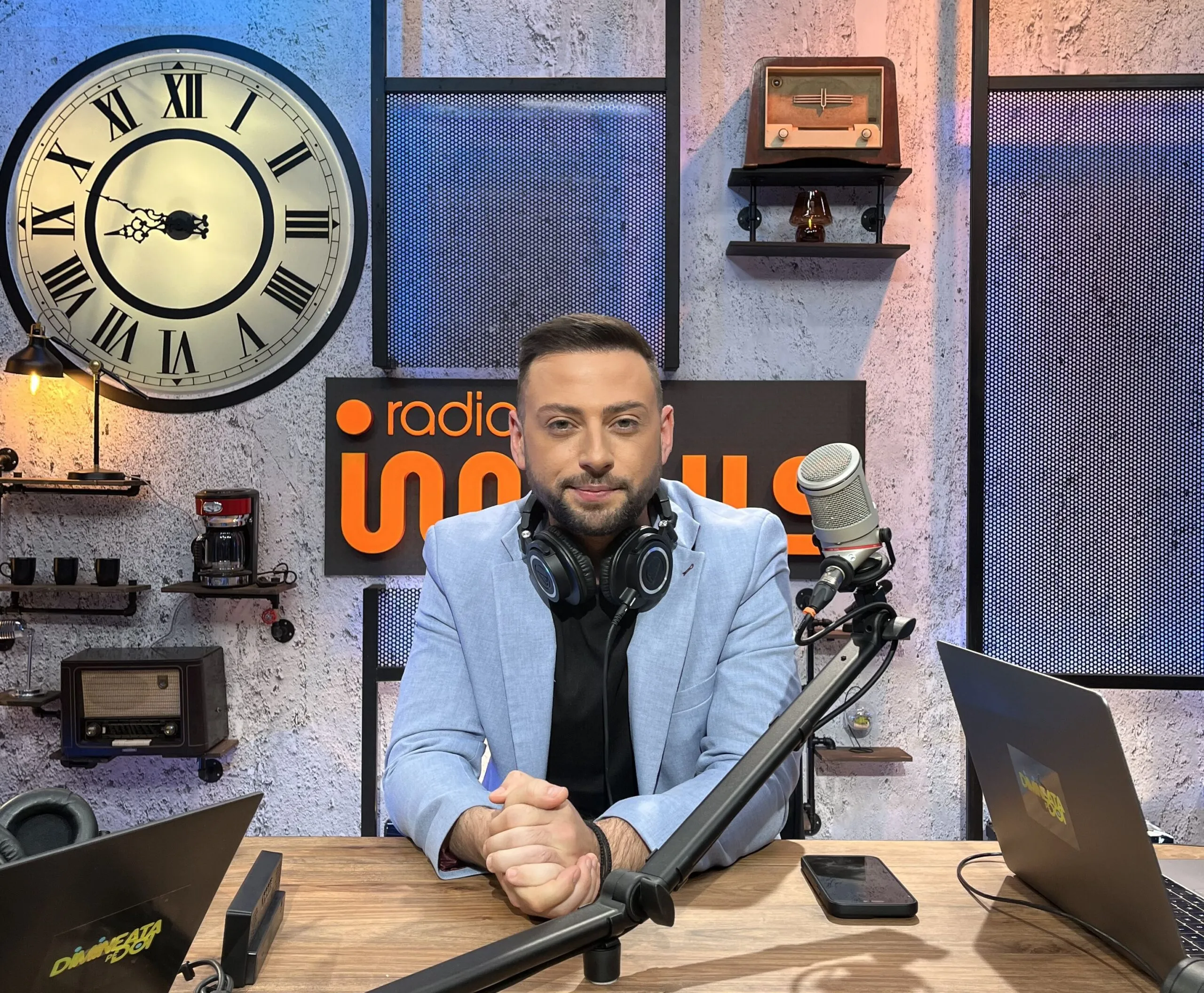 Radu Andrei Tudor, dezvăluiri la matinalul „Dimineața pe doi cu Greeg și Cernat” „Atunci eram plătit în pungi cu dulciuri…”