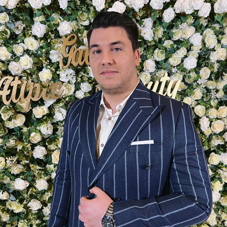 Andreea Marin, Maia Morgenstern, Carmen Tănase și Ramona Bădescu, mesaje de suflet pentru Vlad Avarvari, la 3 ani de la înființarea site-ului Idea Man