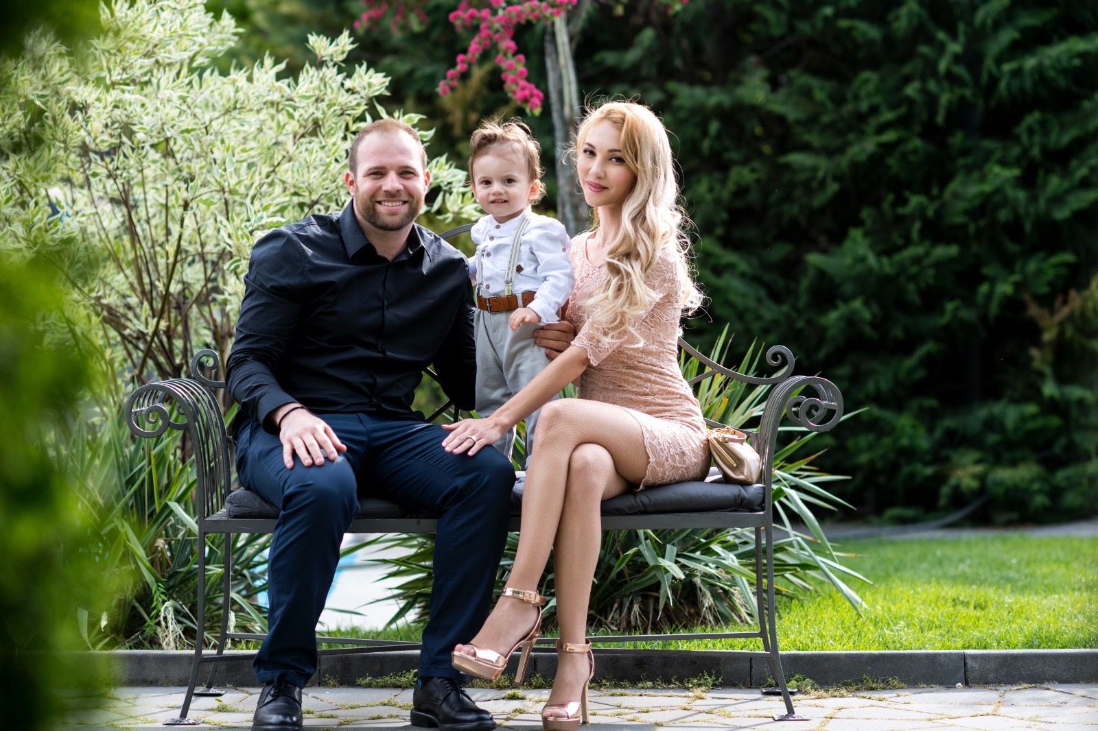 Simona Nae și soțul ei i-au tăiat moțul fiului lor într-un eveniment special