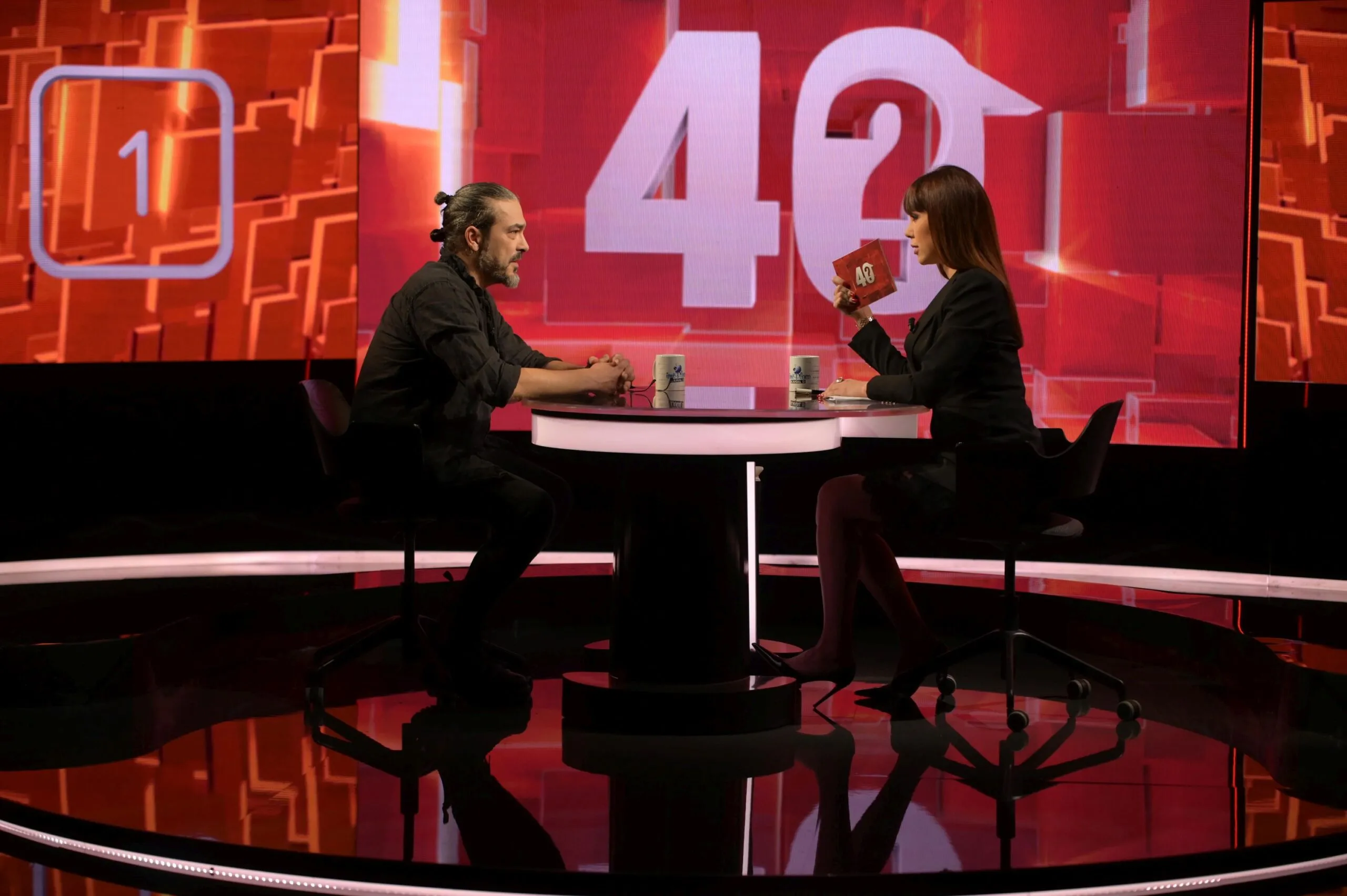 Adrian Despot, solistul trupei „Vița de Vie”, invitat duminică la ”40 de întrebări cu Denise Rifai”