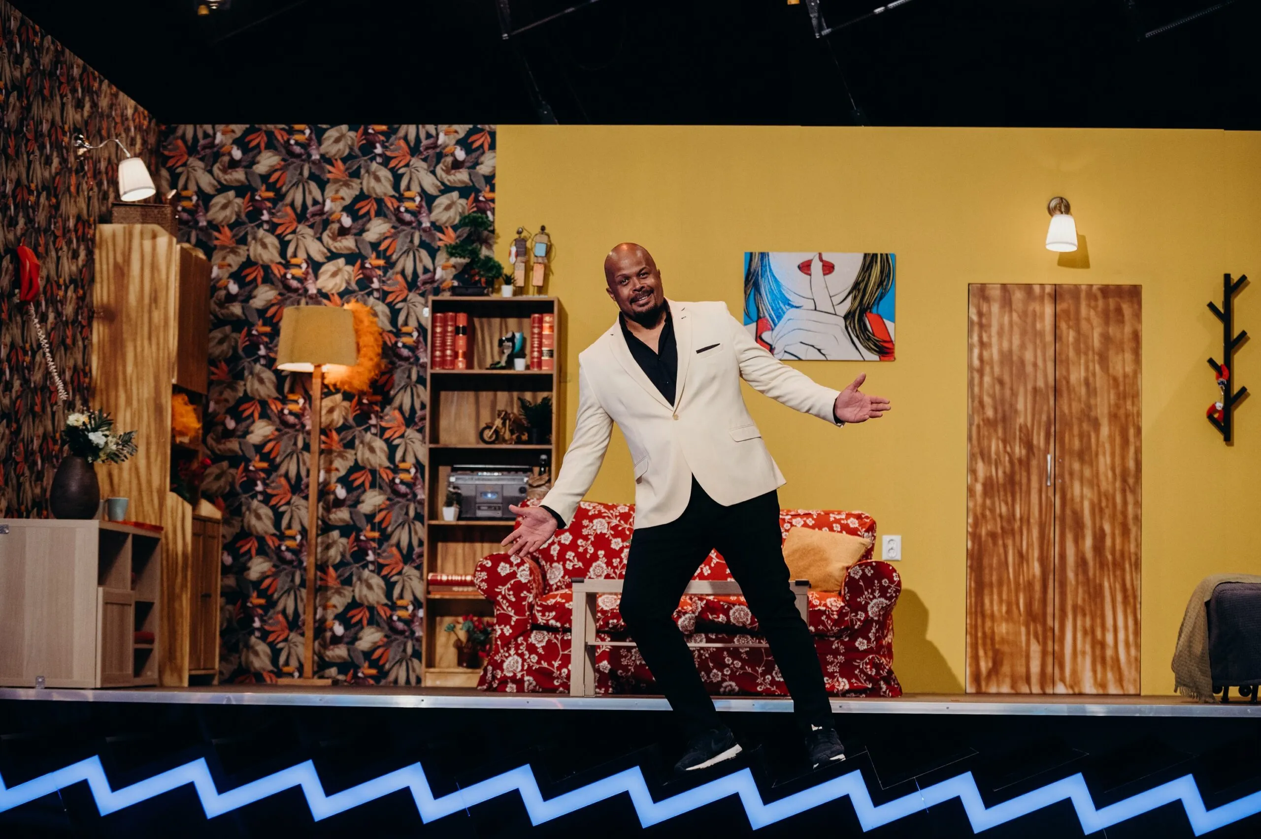 Sariti de pe fix! – cel mai nebun show de divertisment, in curand, la PRO TV! Cabral, prezentatorul emisiunii: ”Planul inclinat este o nebunie in sine, o nebunie in care lucrurile se intampla cu o viteza ametitoare”