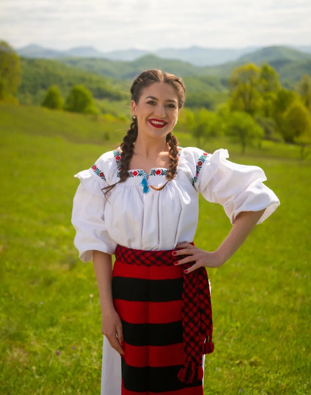 Carmen Chindriș, decizie radicală! Alături de Livius Lauruc, artista a lansat imnul Maramureșului