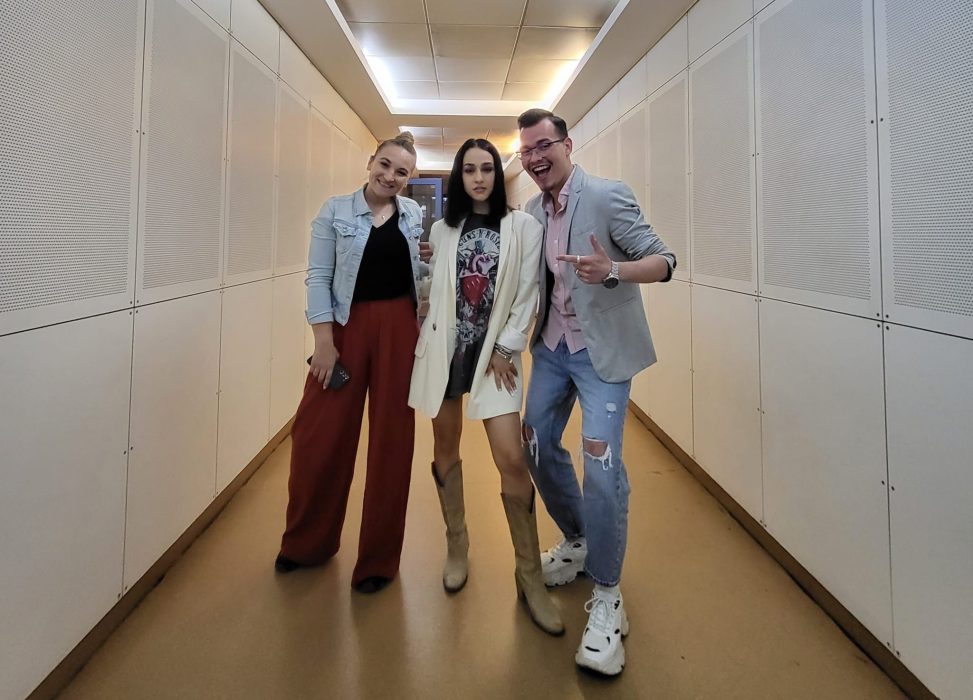 Holly Molly: La 4 ani, când am văzut-o pe Shakira, i-am spus mamei că o să devin Shakira