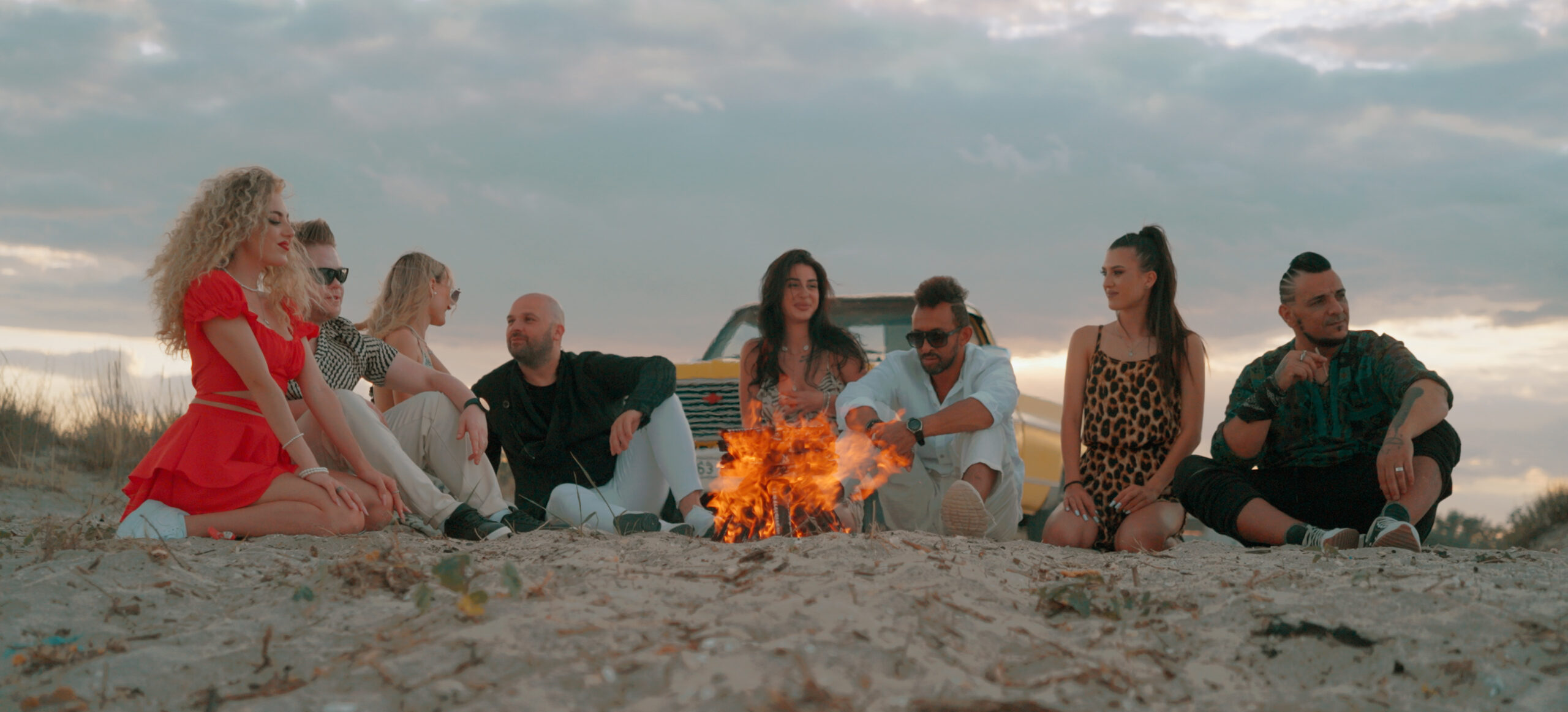 Alb Negru, colaborare specială cu Ralflo și Rareș – ”Pe pielea ta”