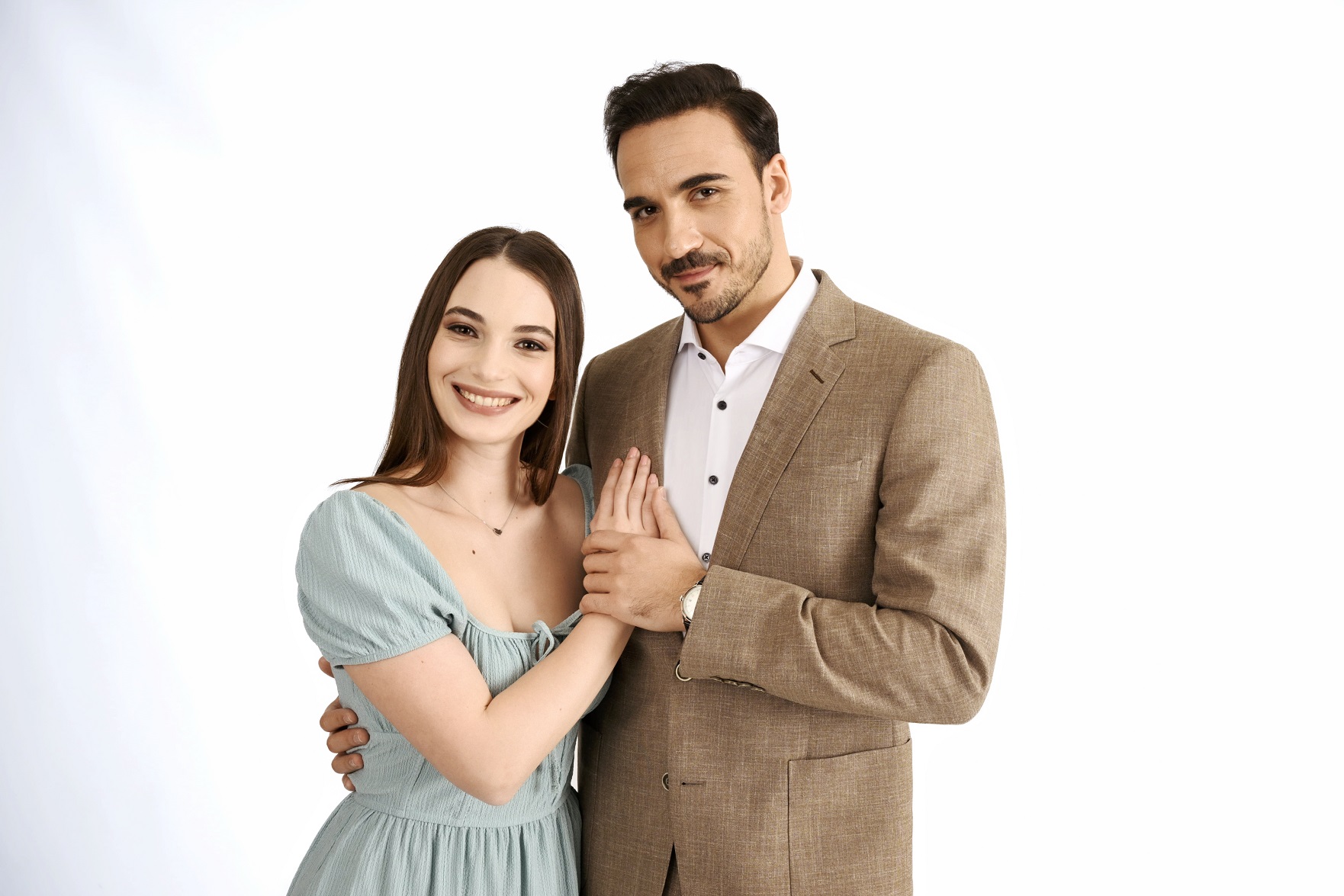 Comedia romantică Lasă-mă, îmi place! Camera 609 va avea premiera vineri, 25 august, de la 20:30, la Antena 1