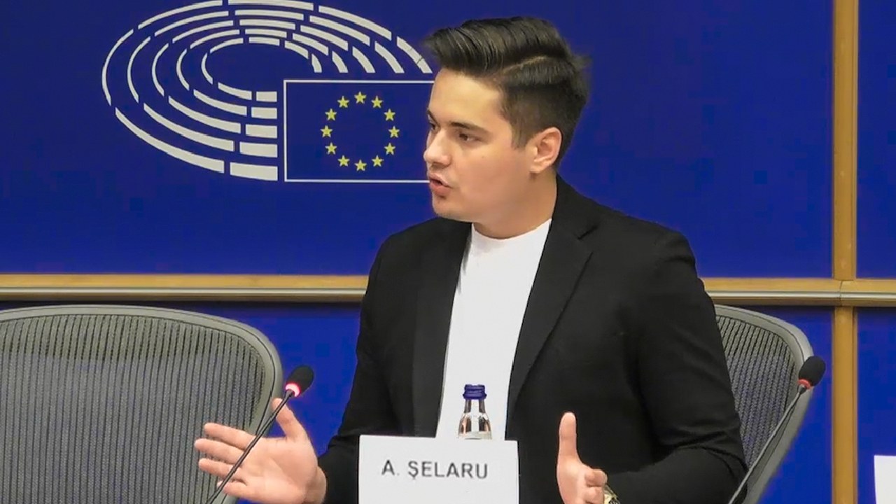 Selly, discurs impresionant despre educație în Parlamentul European: Școala ar trebui să te îndrume să îți găsești pasiunea