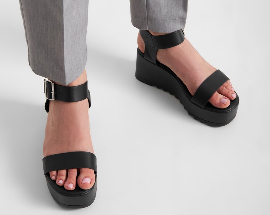 Sandale cu platformă: Care model va fi cel mai bun? Ce culoare sa alegi?