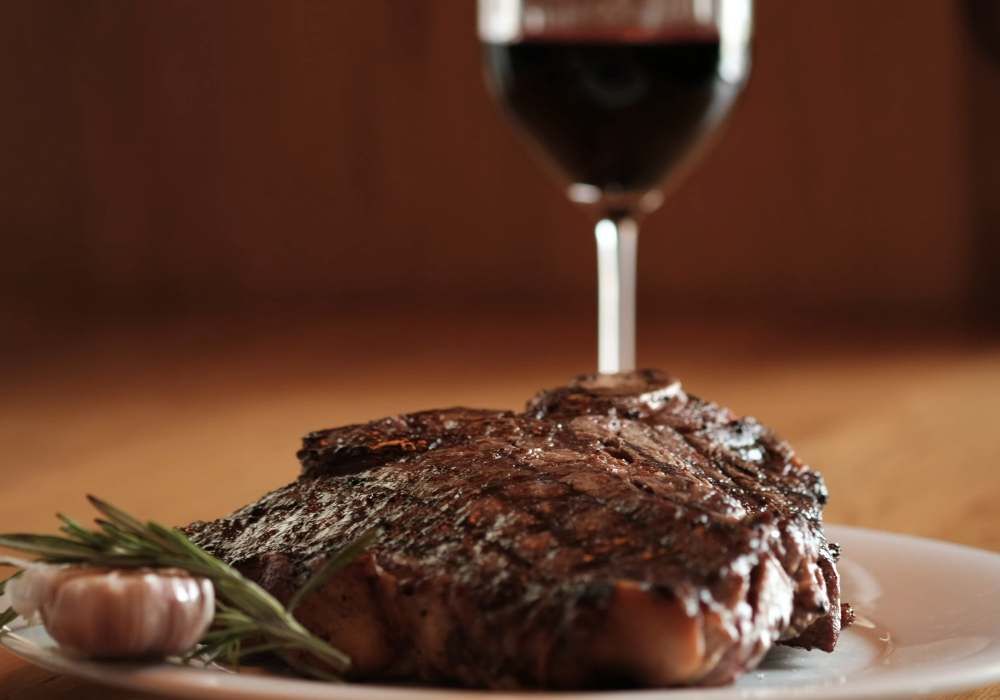 Trucuri gastronomice: Așa se face pairingul dintre preparate și vin!