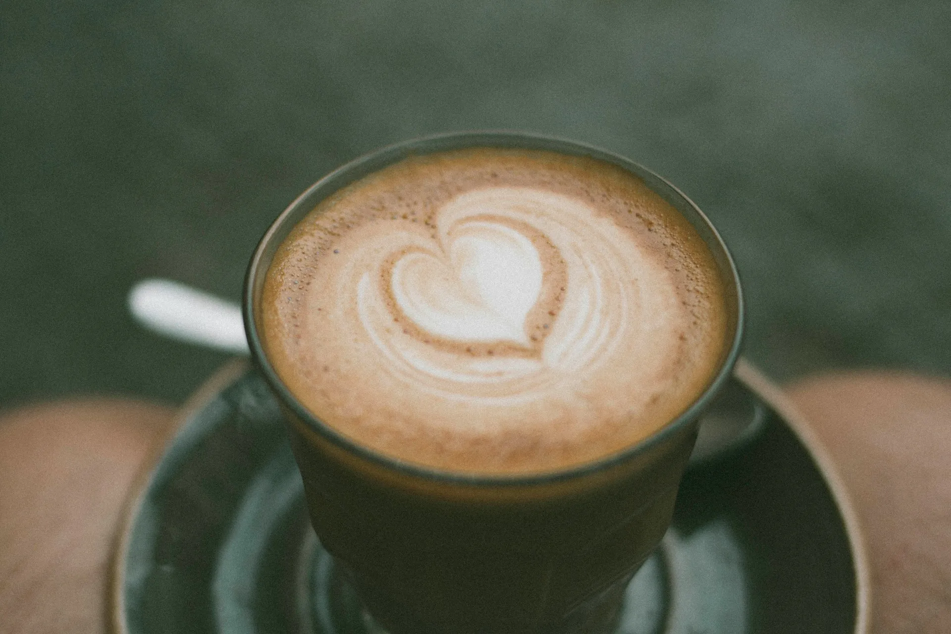 Cum să păstrezi cafeaua proaspătă și aromată mai mult timp