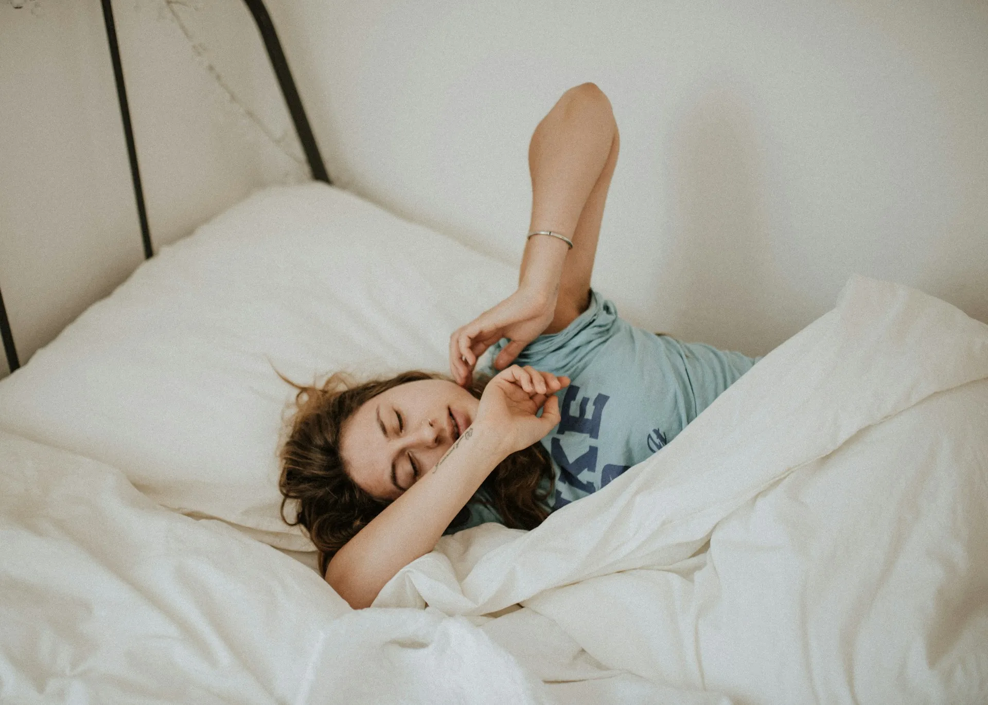 Somnul – noul lux al secolului XXI: Sfaturi pentru un stil de viață echilibrat