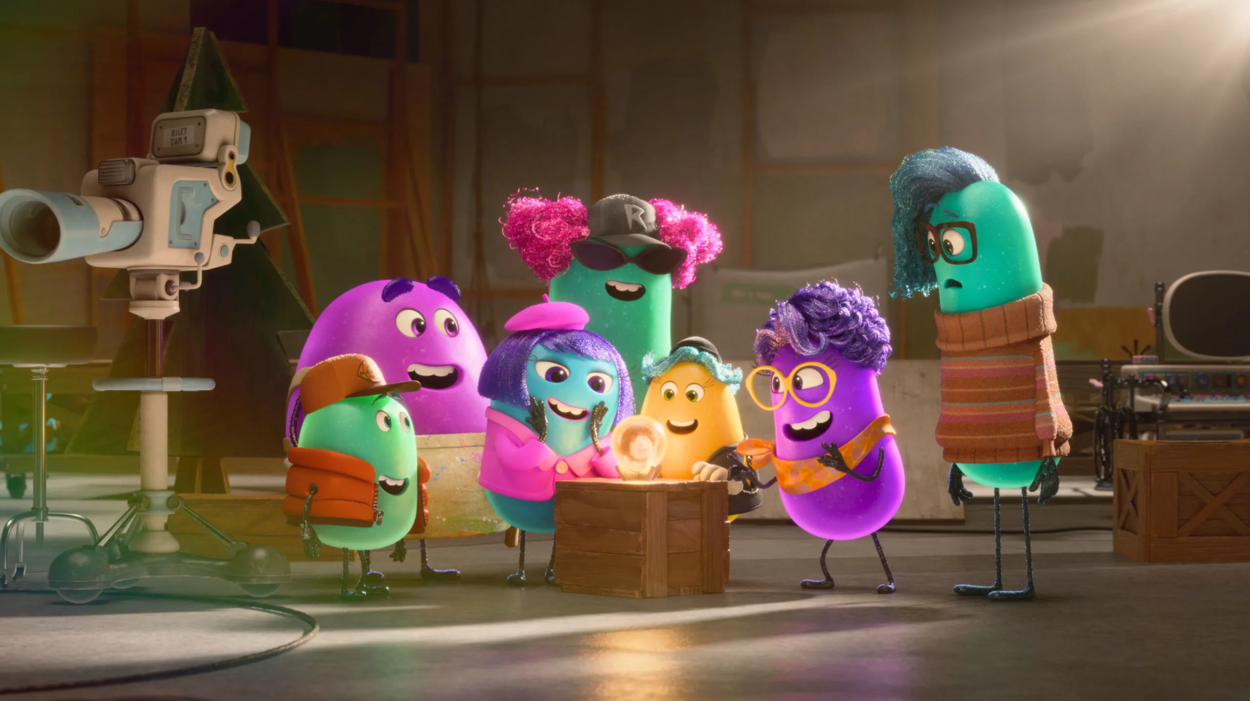 Noul serial „Producțiile de Vis” din lumea filmului „Întors pe dos” este disponibil pe Disney+