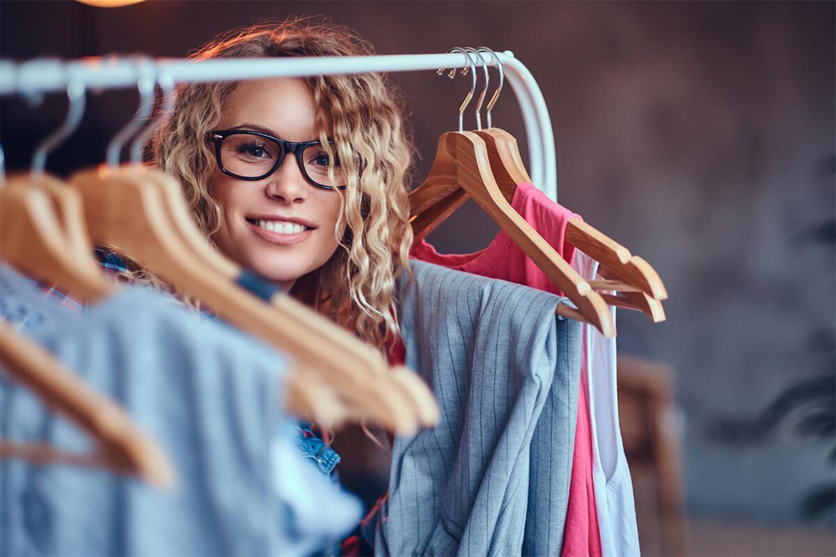 Ce este fast fashion. De ce e important să știm cum alegem hainele