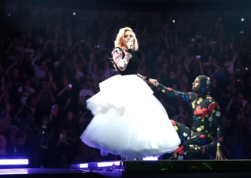 Momente dificile pentru Lady Gaga în culisele turneului Joanne