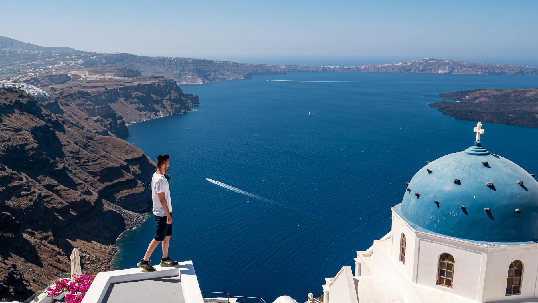 500€ lunar, casă și masă gratis pe o insulă din Grecia. Condițiile mutării