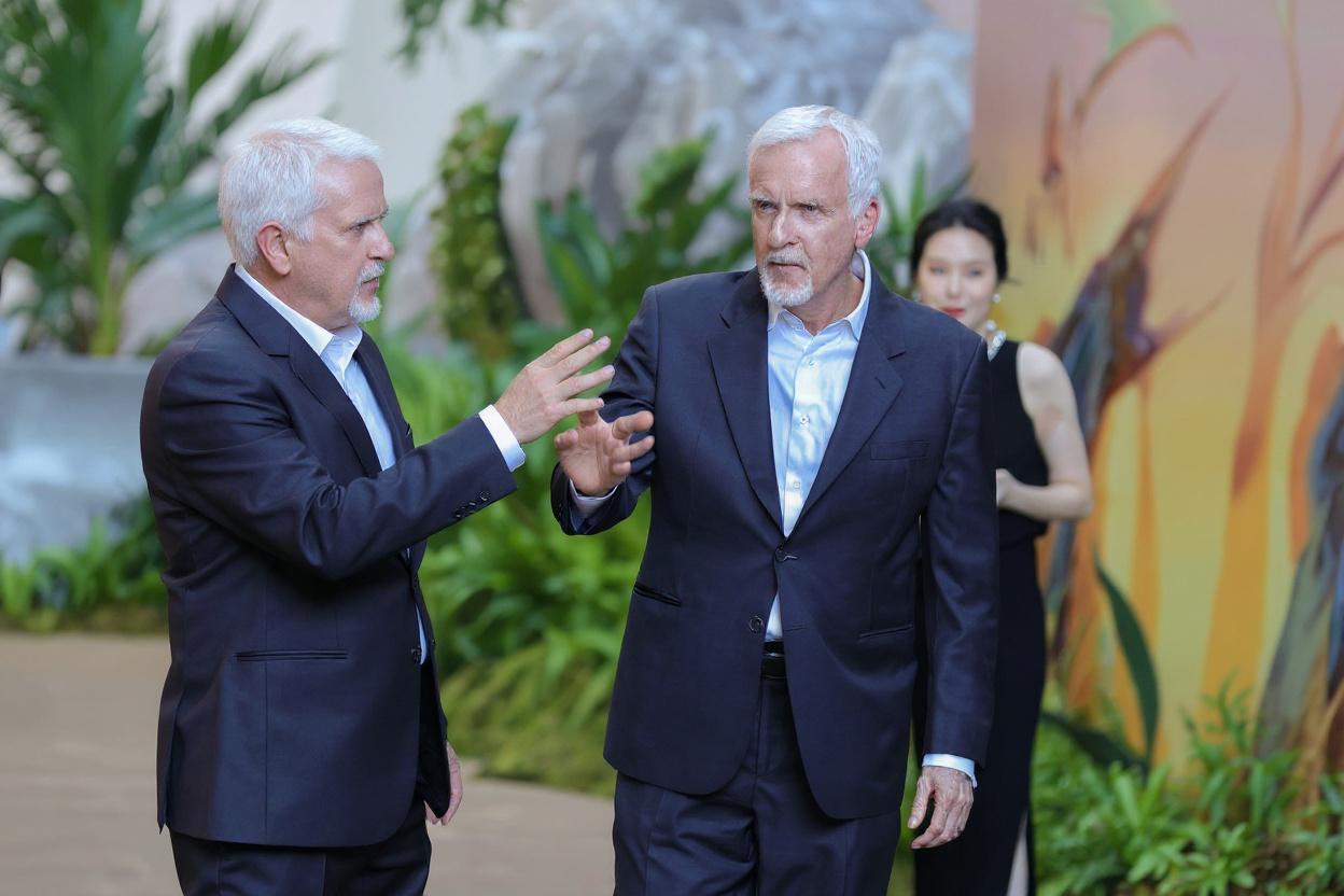 De ce fuge James Cameron în Noua Zeelandă – 98% vs 62% vaccinare