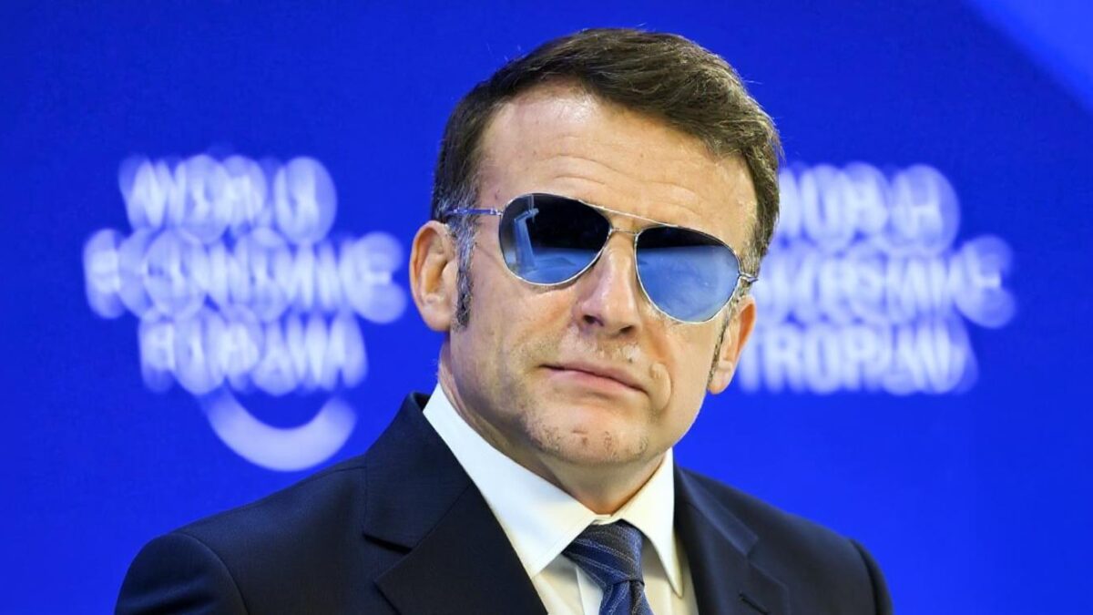 Ochelarii lui Macron (48) – cearta cu Brigitte (72) sau un ochi vânăt?