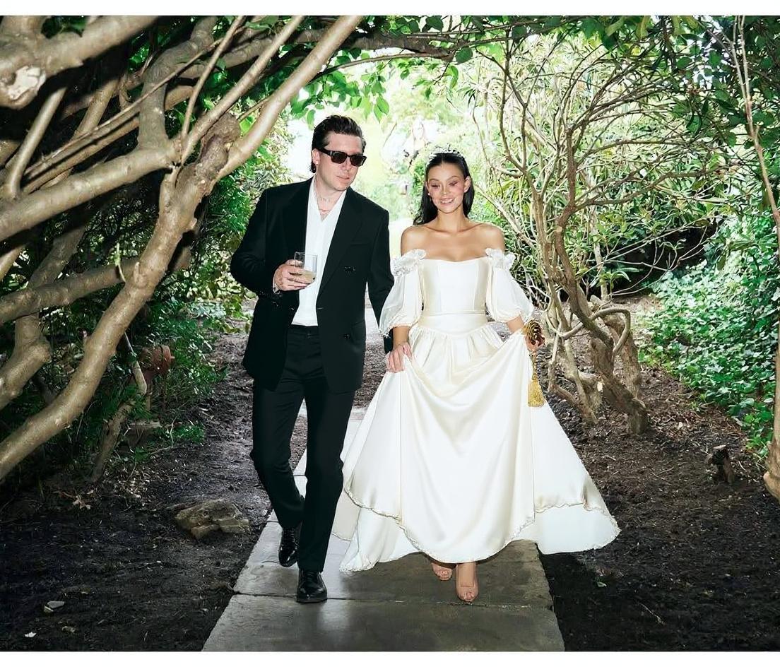 Război total la Beckhami: Brooklyn rupe tăcerea despre părinți