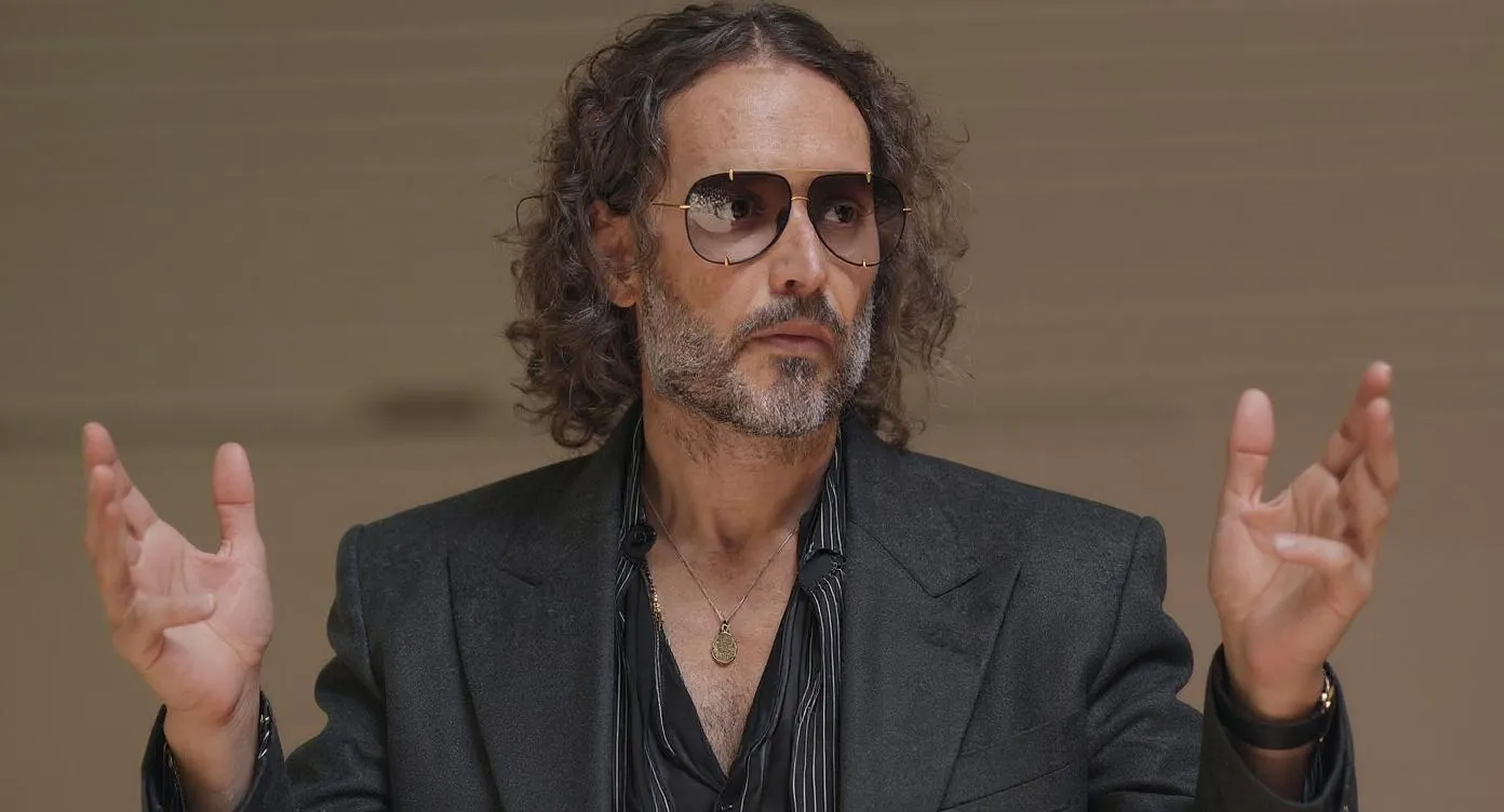 Russell Brand, încă 2 acuzații de viol. Totalul ajunge la 7 capete de acuzare
