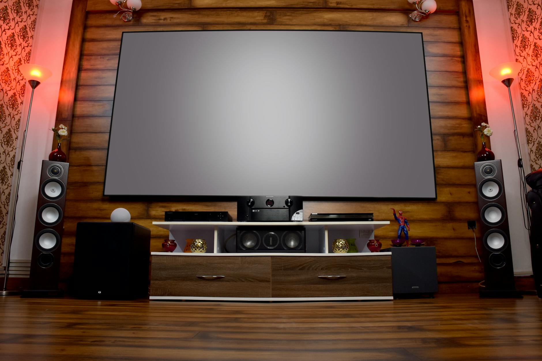 Top 10 soundbar-uri pentru o experiență cinematică în living 2026