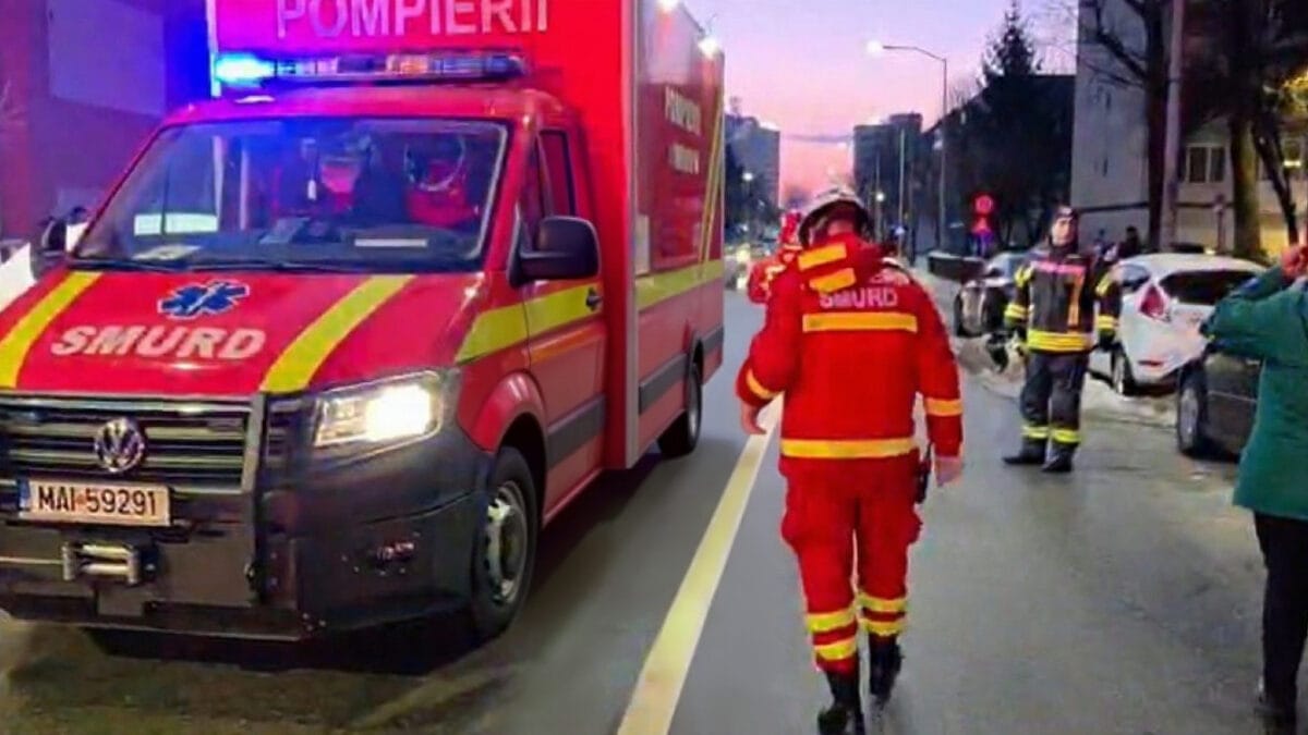 Băiat de 9 ani, prăbușit de la etajul 2 în Alba Iulia. Polițiștii au deschis dosar penal