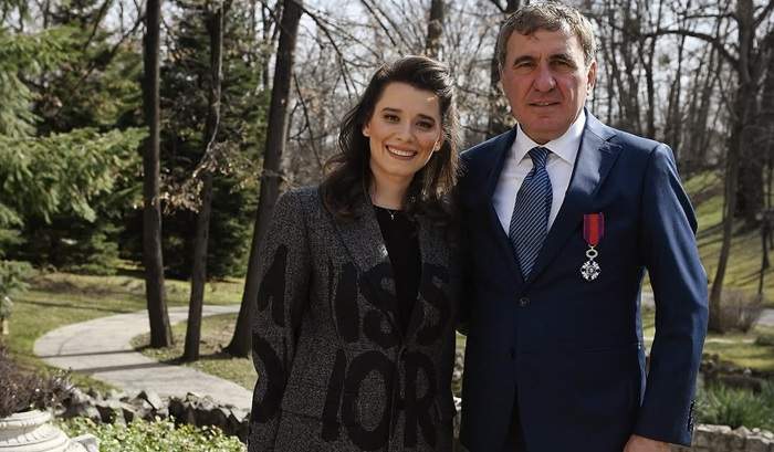 Gheorghe Hagi, 61 de ani. Kira publică imagini de colecție de la nuntă, un gest emoționant