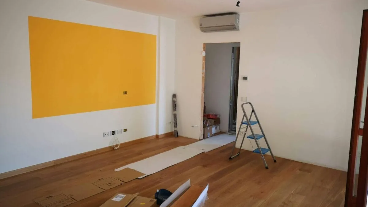 Parchetul stratificat devine standardul în casele noi din România