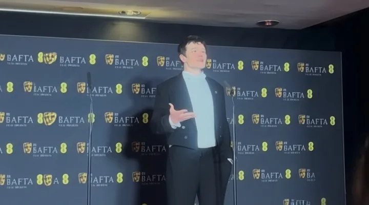 Robert Aramayo, șocat de cele 2 premii Bafta. Nu a avut niciun discurs pregătit