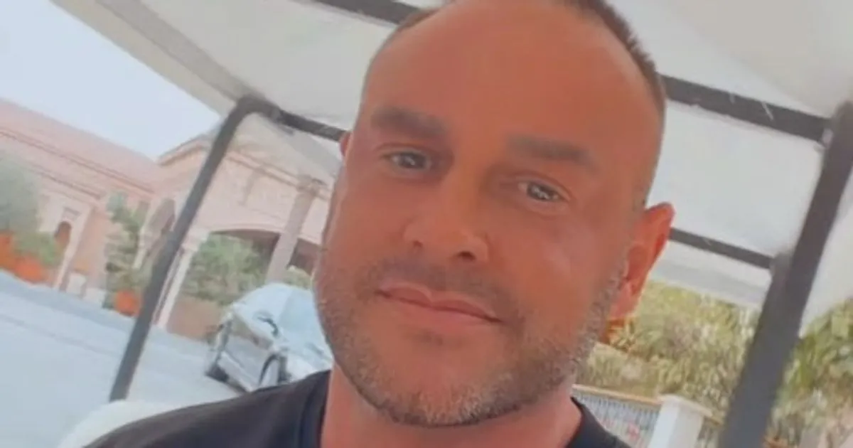 Soțul lui Katie Price, blocat în Dubai: acuzat că a falsificat semnătura fostei pentru 200.000 de lire
