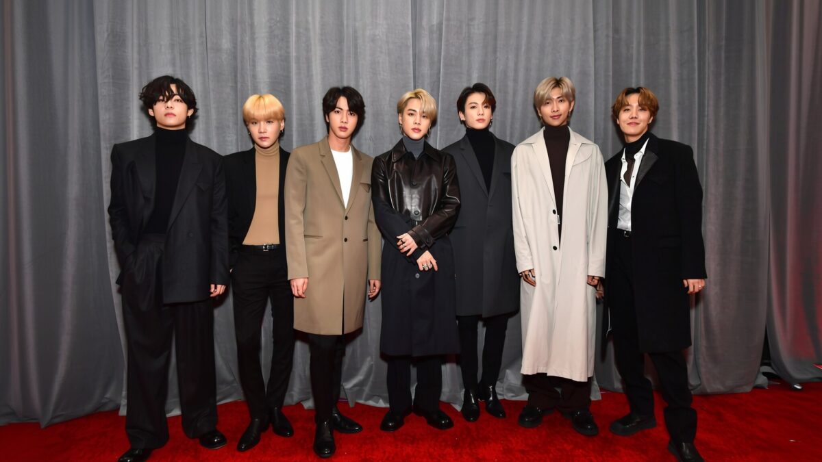 BTS revin la Jimmy Fallon cu două apariții consecutive în martie 2026